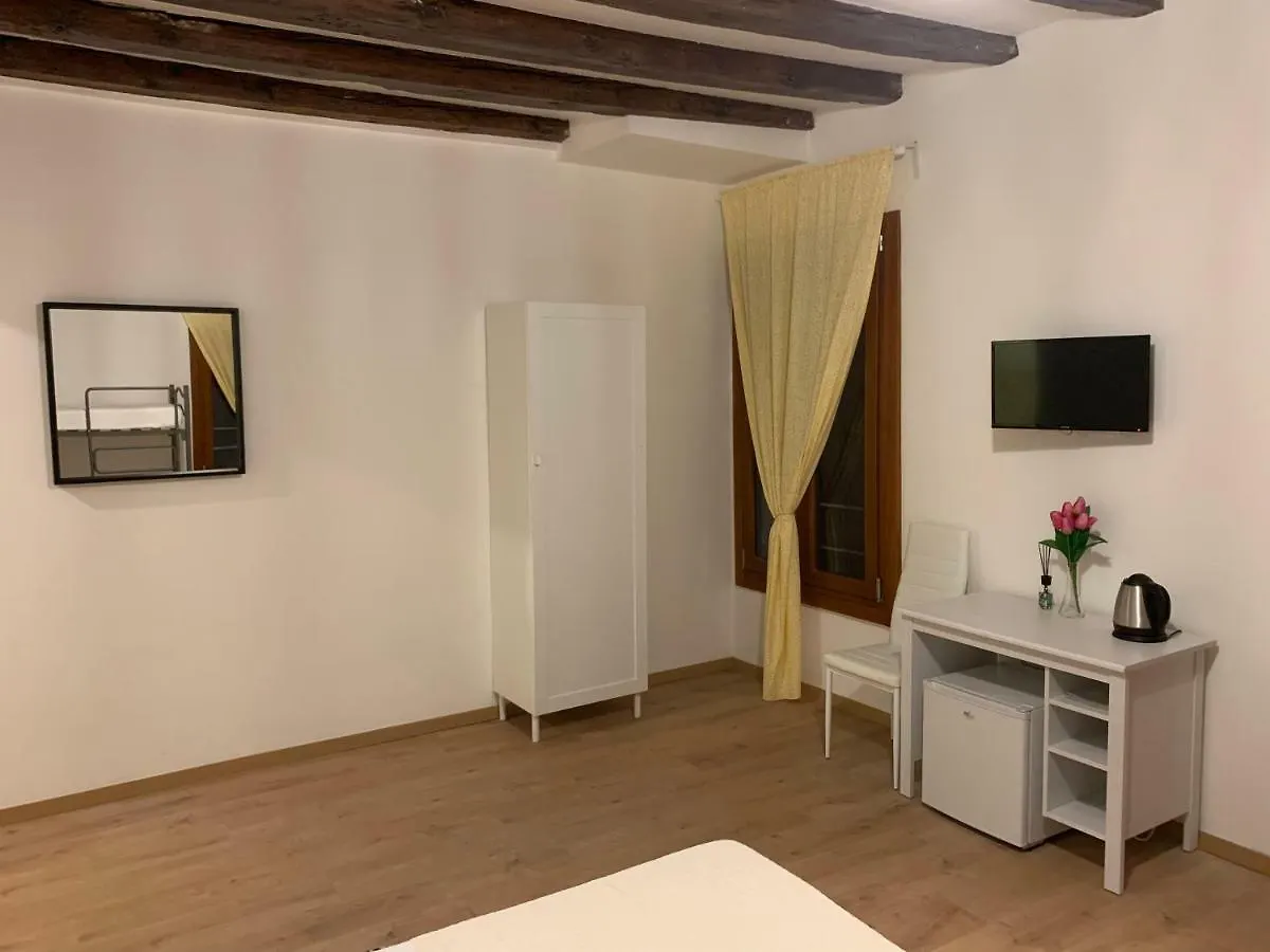 ** Guest house Gio'S Place S.Marco Italy